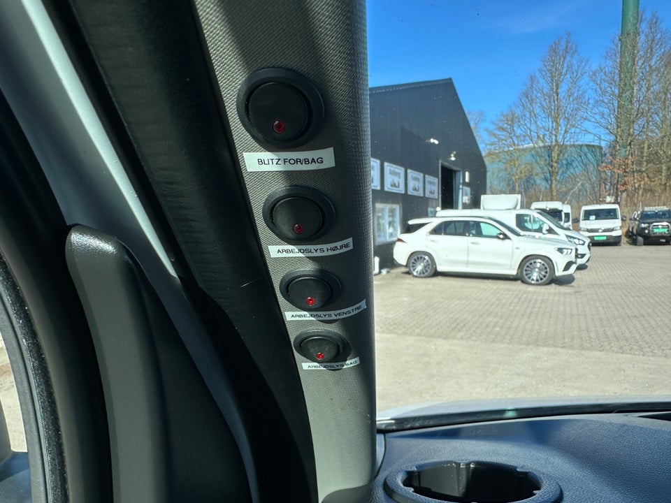 Renault Master IV T33 2,3 dCi 150 L2H2 Kassevogn