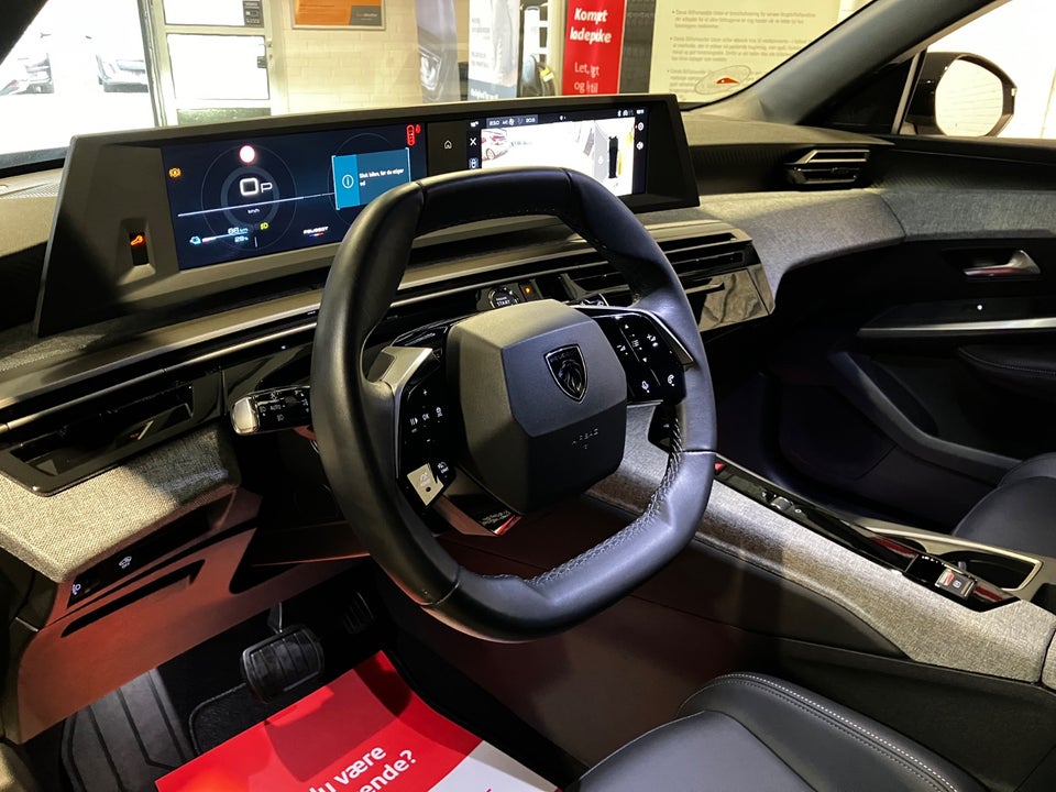Peugeot e-5008 77 Allure 7prs 5d