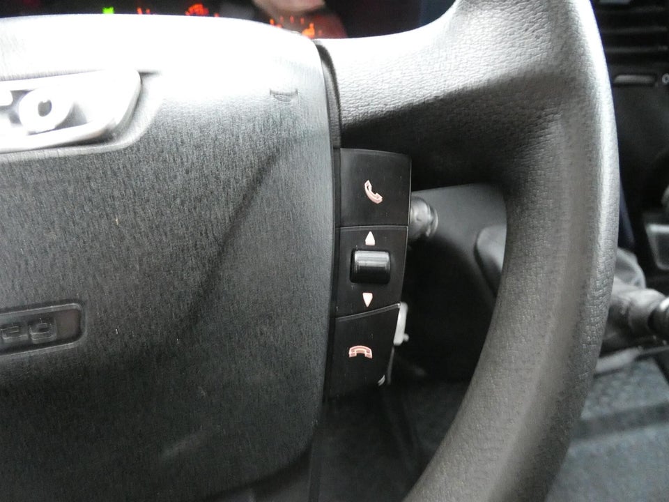 Iveco Daily 2,3 35S14 Mandskabsvogn m/lad 4d