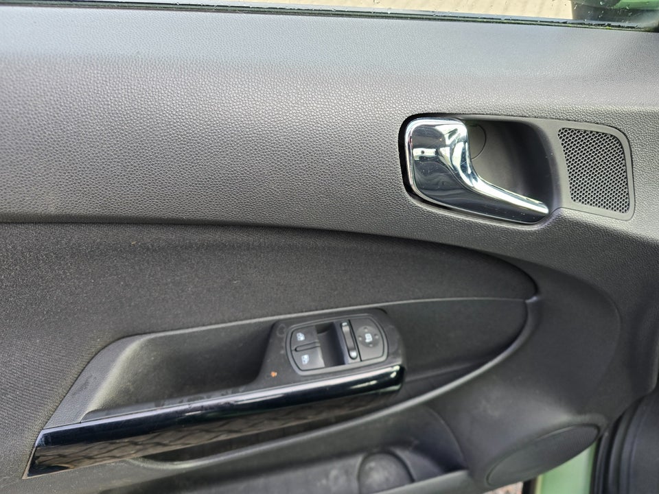 Opel Corsa 1,0 12V Edition 5d