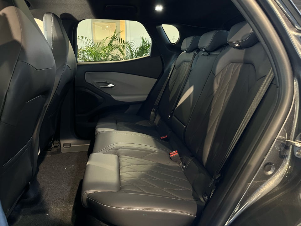 Ford Capri 77 Premium Extended Range 5d