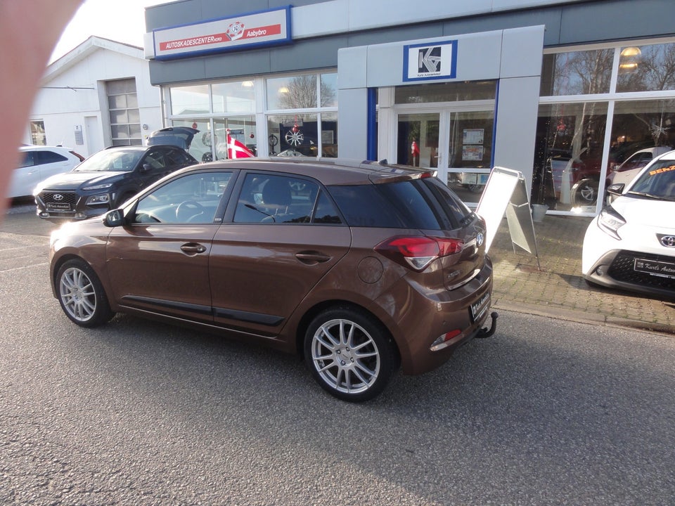 Hyundai i20 1,25 Premium 5d