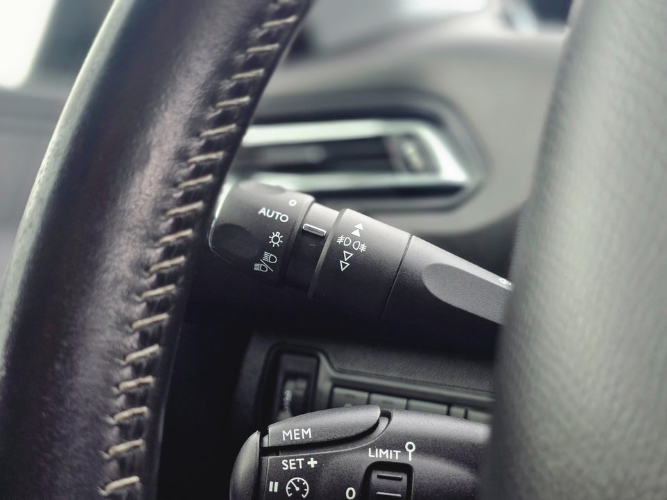 Peugeot 308 1,6 BlueHDi 120 Style SW 5d