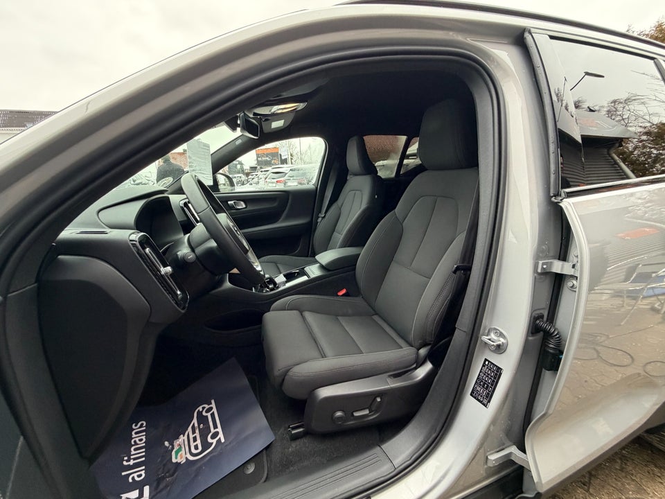 Volvo XC40 ReCharge Extended Range Plus 5d