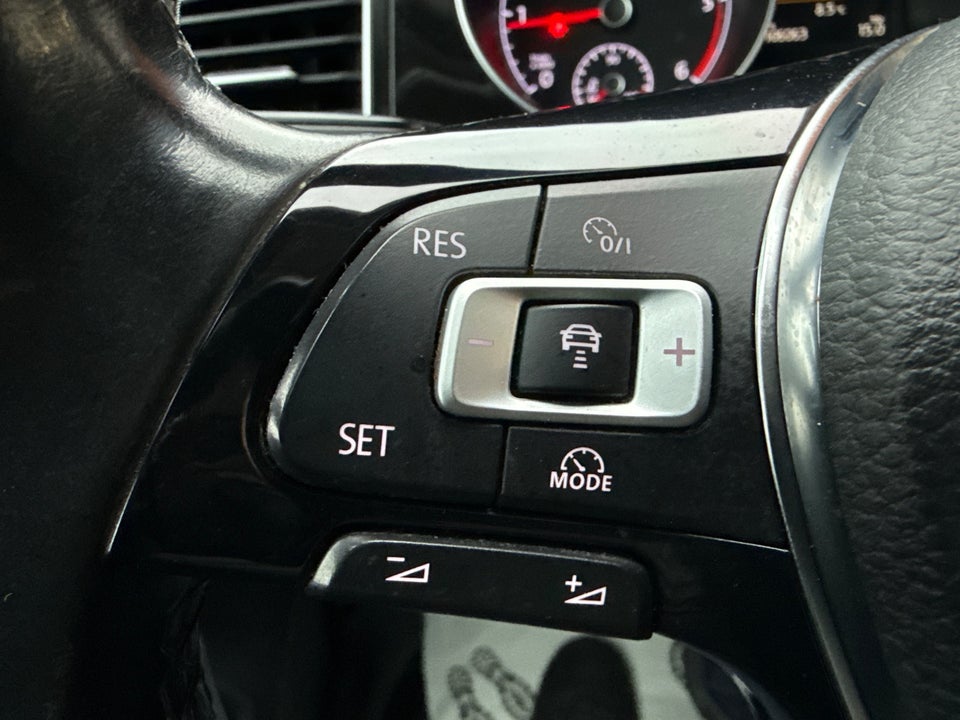 VW Golf Sportsvan 1,6 TDi 110 Highline DSG 5d