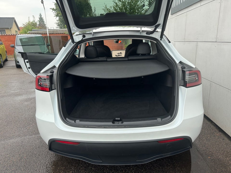 Tesla Model Y RWD 5d