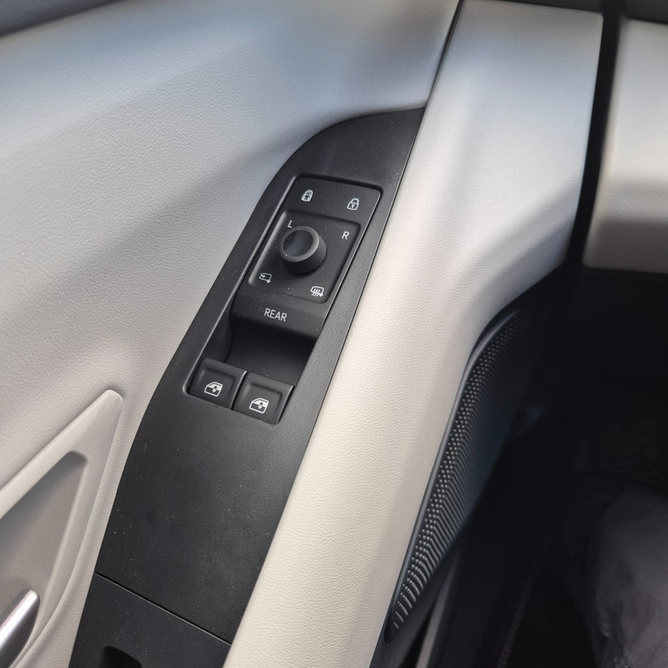 Ford Explorer 82 Premium Extended Range 5d