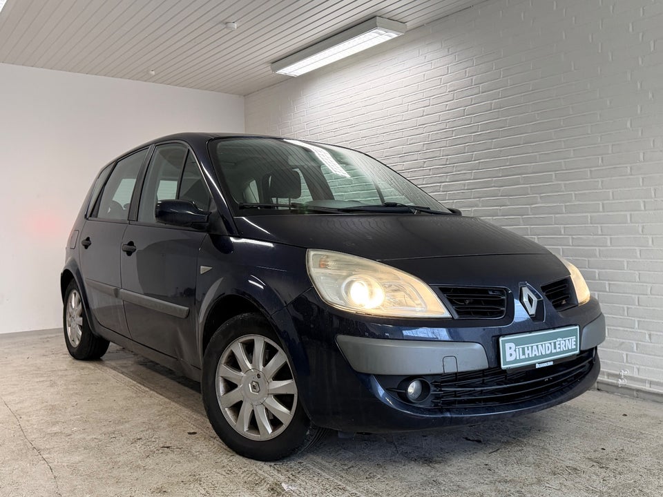 Renault Scenic II 2,0 Dynamique 5d