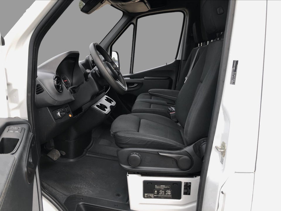 Mercedes Sprinter 319 3,0 CDi A2 Kassevogn aut. RWD