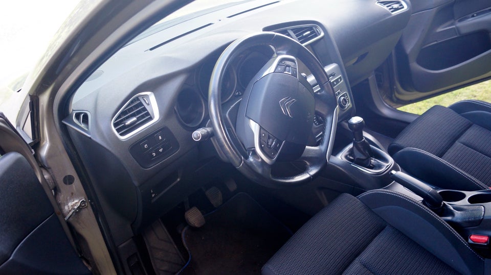 Citroën C4 1,6 BlueHDi 100 Feel 5d