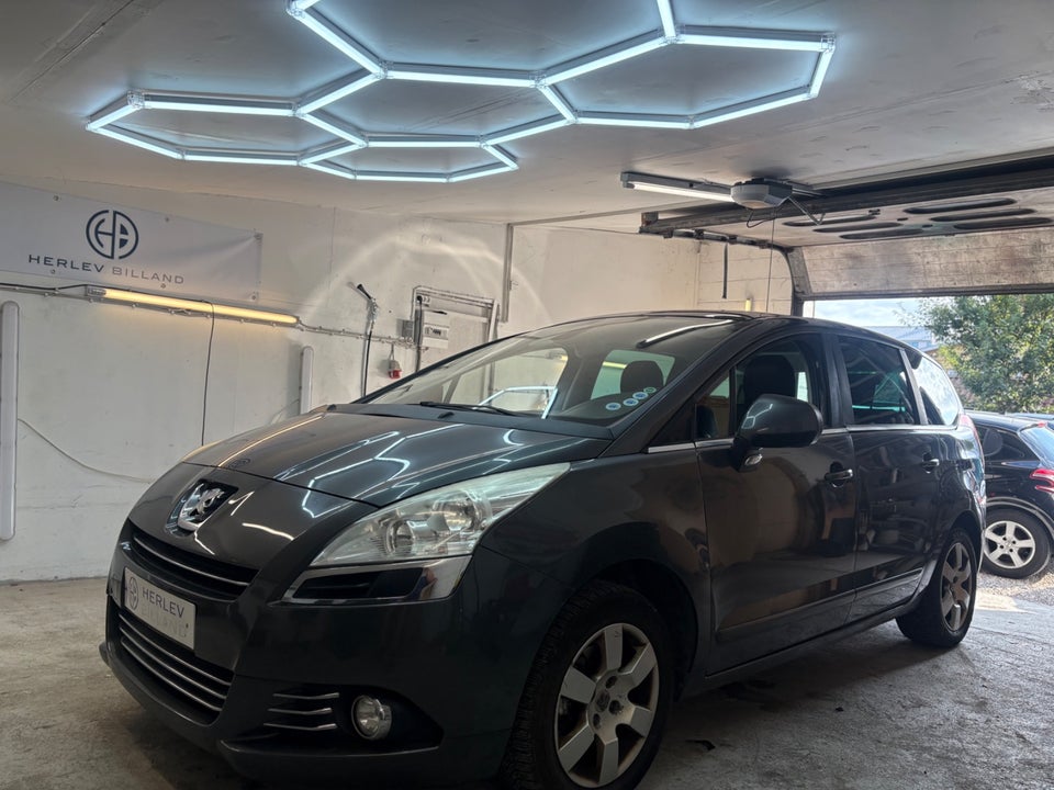 Peugeot 5008 1,6 HDi 110 Premium 7prs 5d