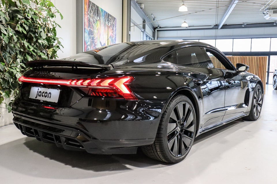 Audi e-tron GT quattro 4d