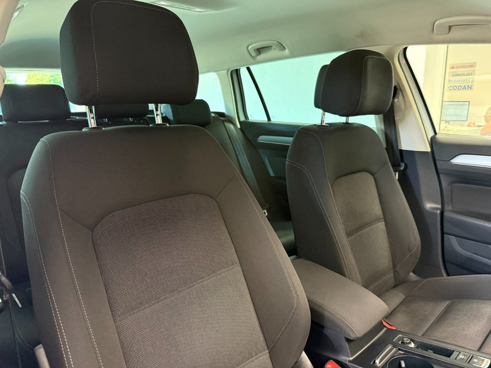 VW Passat 2,0 TDi 150 Business Variant DSG 5d