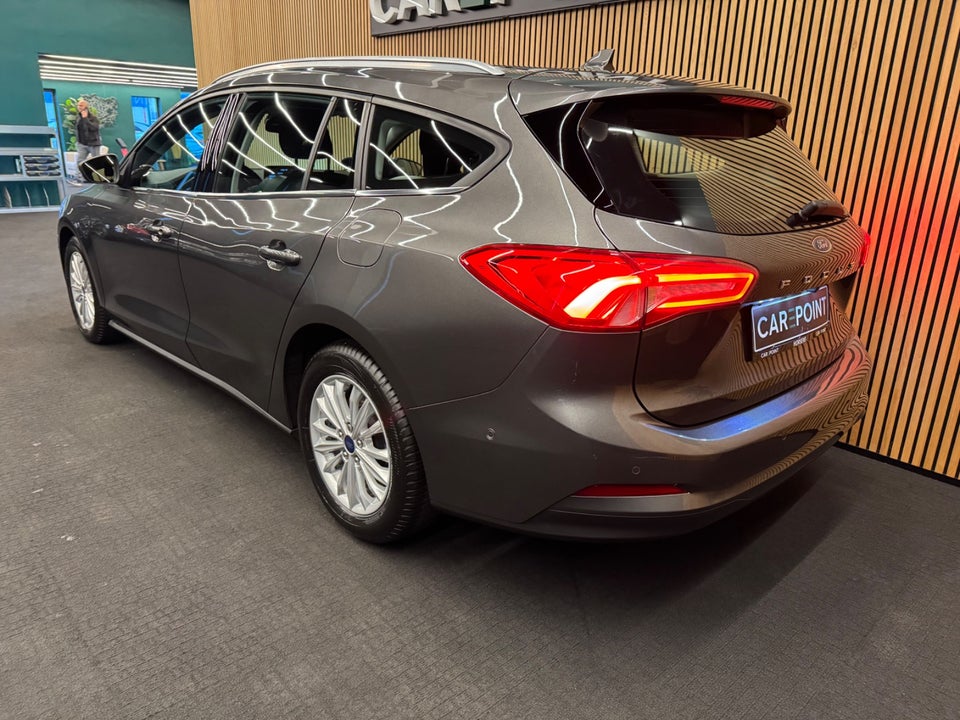 Ford Focus 1,0 EcoBoost Titanium Business stc. 5d