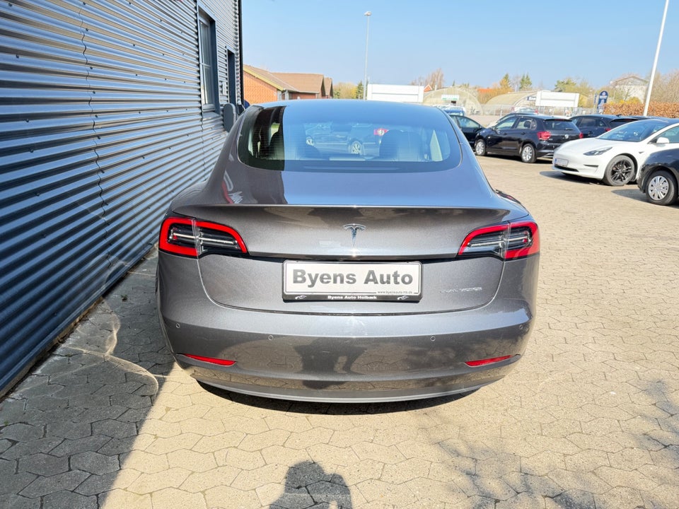 Tesla Model 3 Long Range AWD 4d