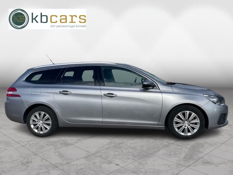Peugeot 308 1,2 PureTech 130 Selection Sky SW 5d