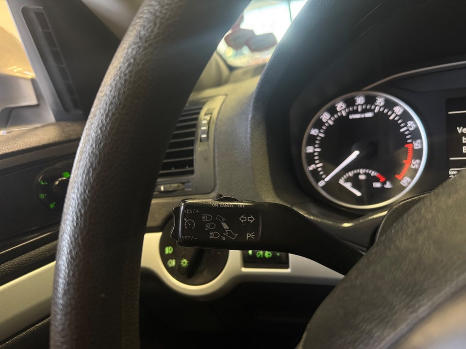 Skoda Octavia 2,0 TDi Ambiente Combi 5d