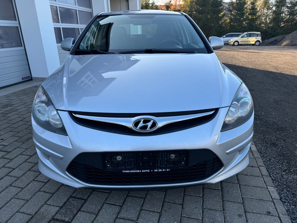 Hyundai i30 1,6 CRDi 90 Classic Sense+ Eco 5d