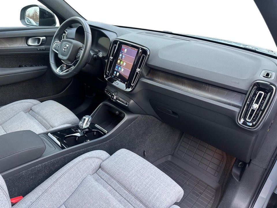 Volvo XC40 ReCharge Extended Range Plus 5d