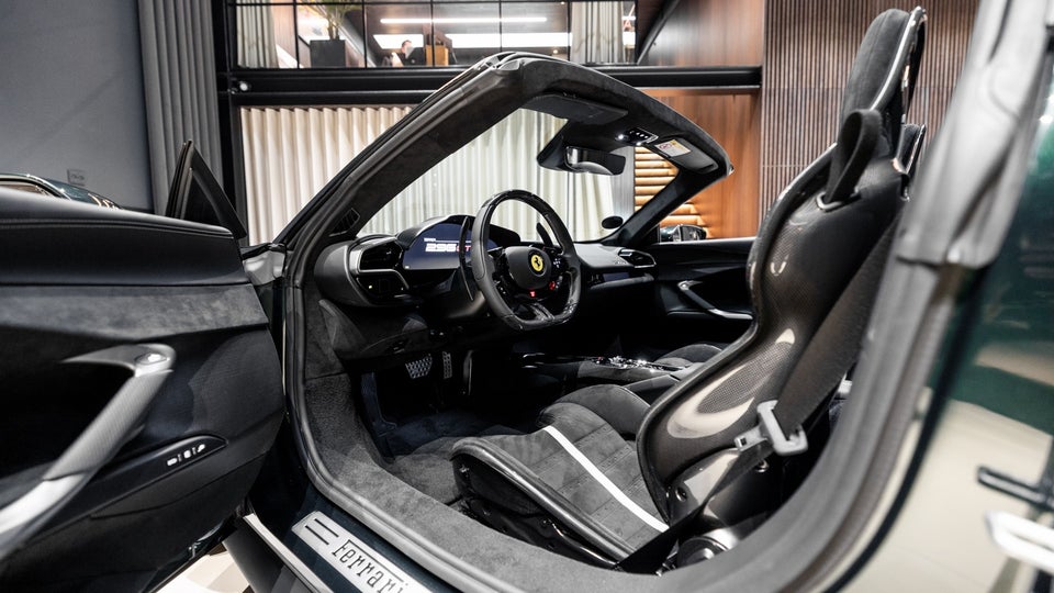 Ferrari 296 GTS 2,9 DCT 2d