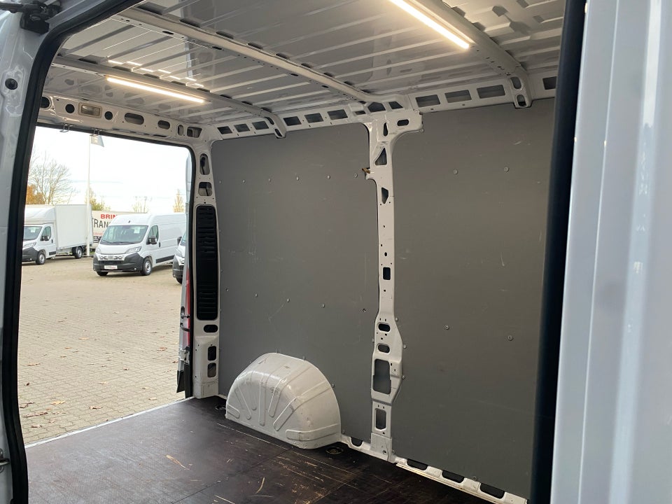 Fiat Ducato 33 2,3 MJT 140 Kassevogn L2H2 Pro+ aut.