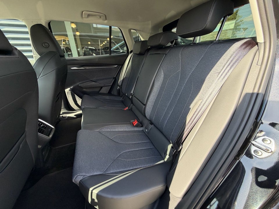 Skoda Elroq 85 iV Loft 5d