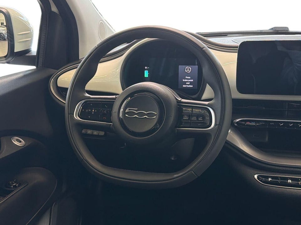 Fiat 500e 42 Icon 3+1 4d