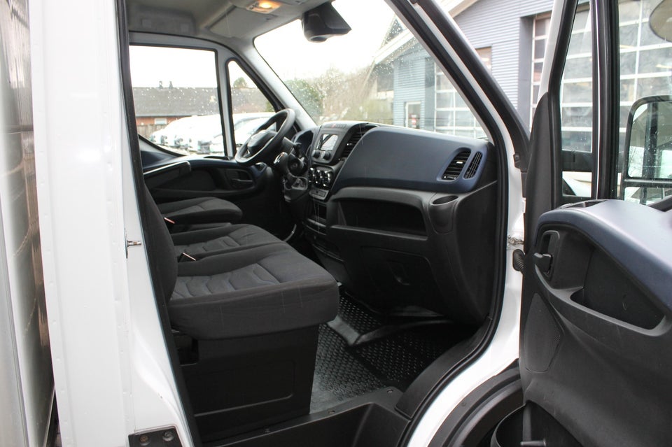 Iveco Daily 2,3 35S14 Alukasse m/lift AG8 2d