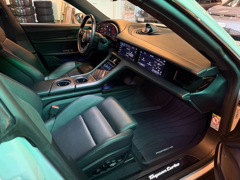Porsche Taycan Turbo Performance+ 4d