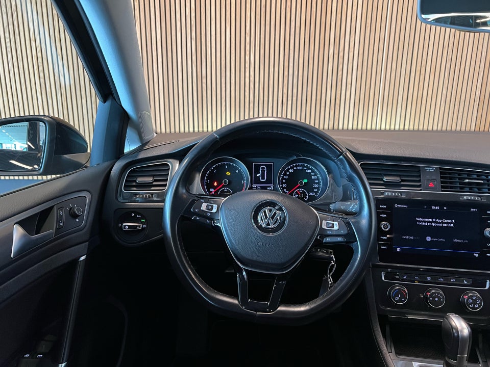 VW Golf VII 1,6 TDi 115 Comfortline Connect Variant 5d