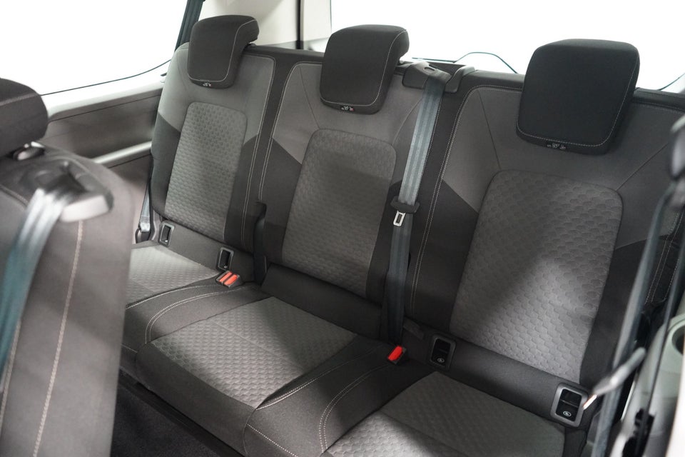 VW e-Caravelle 64 Life SWB