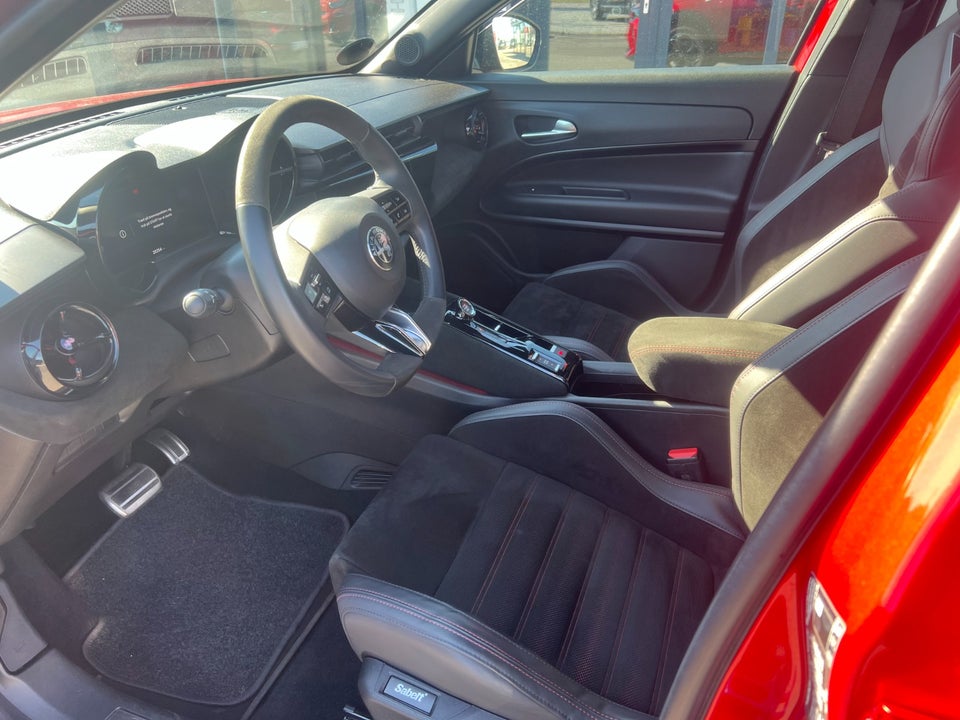 Alfa Romeo Junior Elettrica Speciale 5d