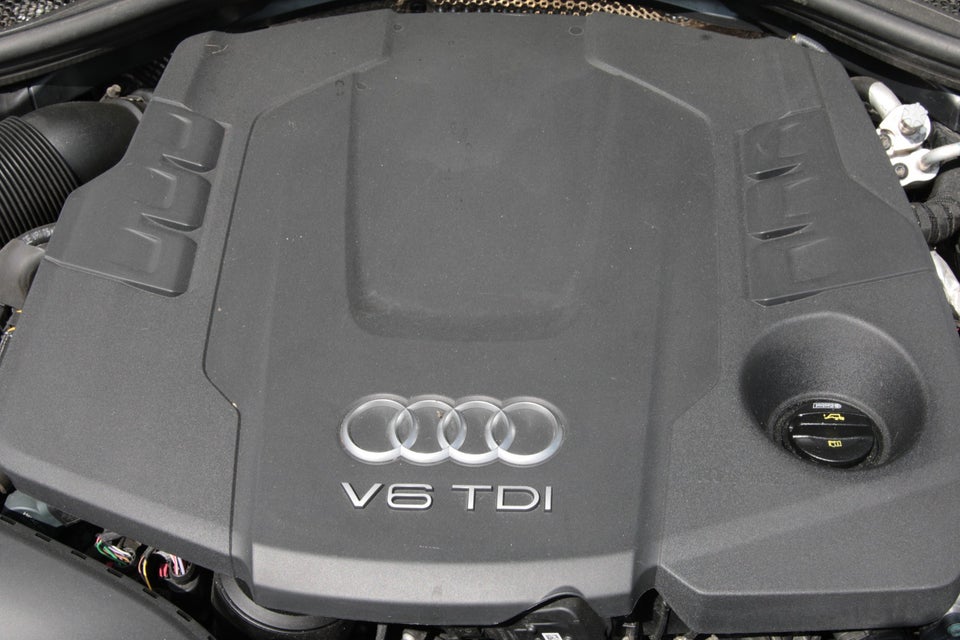 Audi A6 3,0 TDi 218 S-line Avant S-tr. 5d