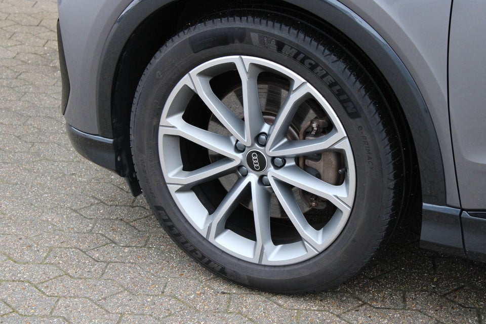 Audi Q4 e-tron 45 S-line quattro 5d