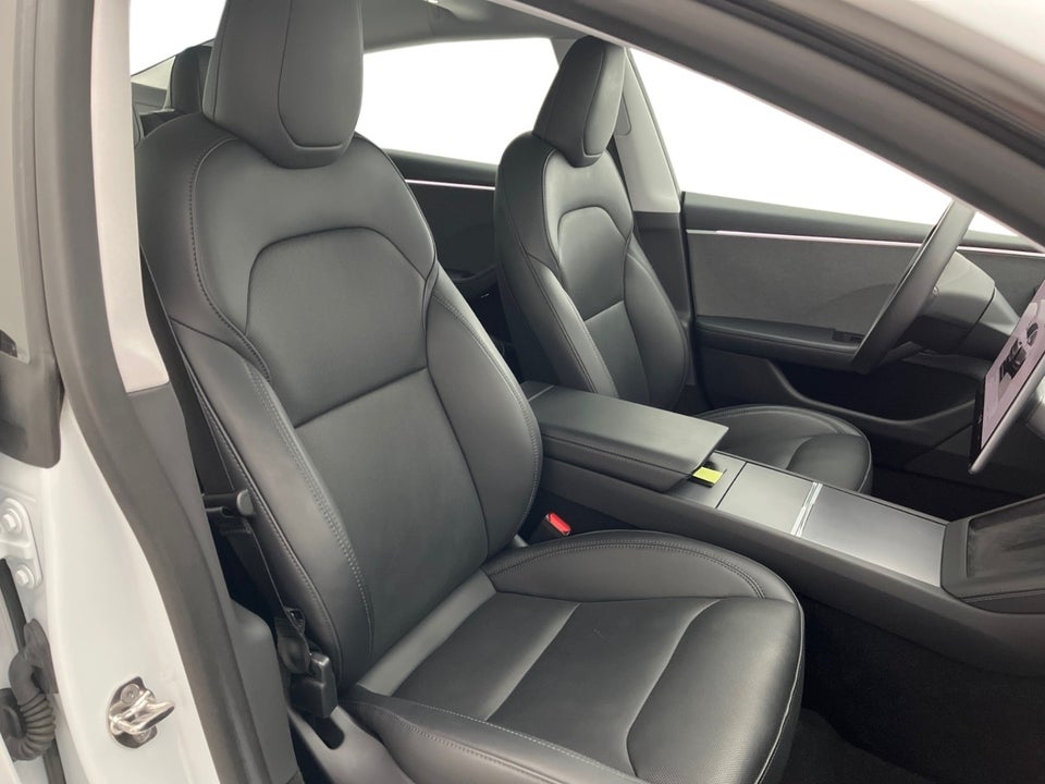 Tesla Model 3 RWD 4d