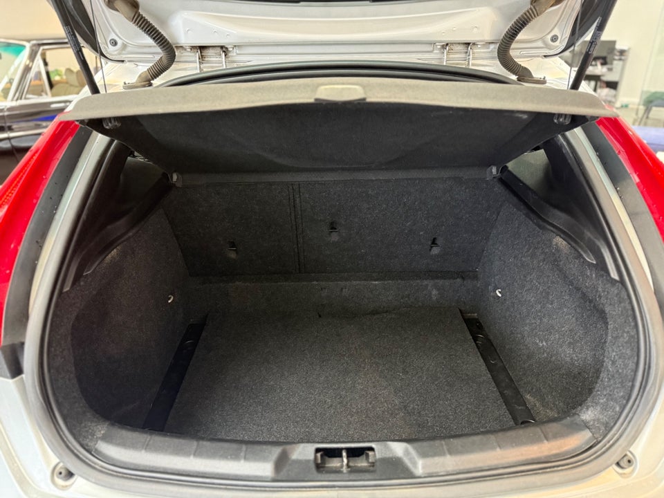 Volvo V40 CC 2,0 D4 177 Kinetic aut. 5d