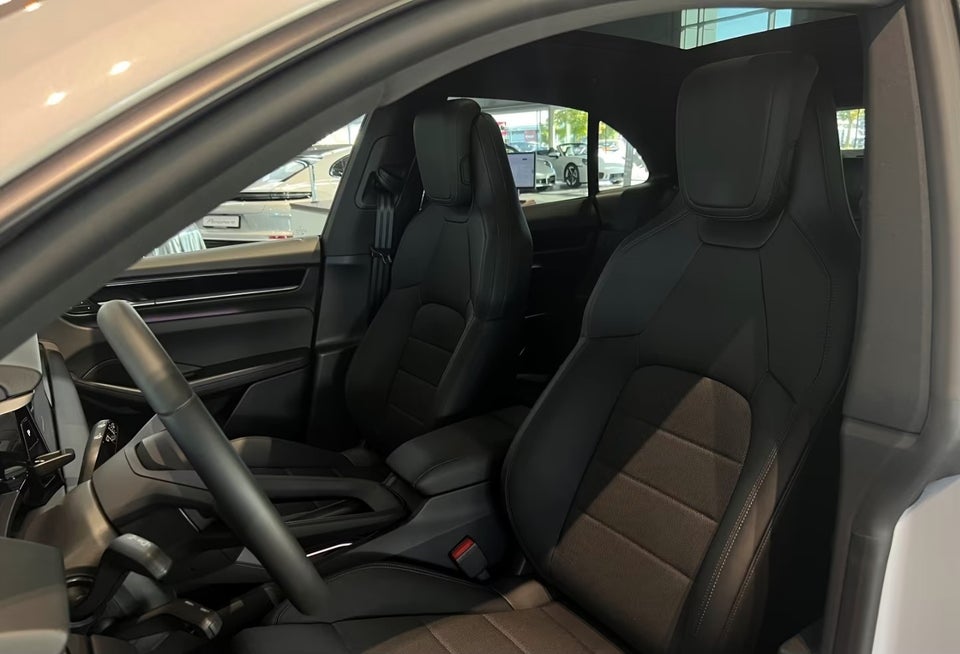 Porsche Macan 4 5d