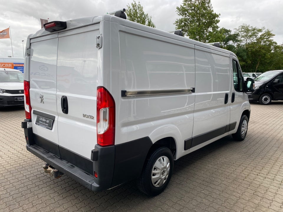 Peugeot Boxer 333 2,2 BlueHDi 140 L2H1 Premium