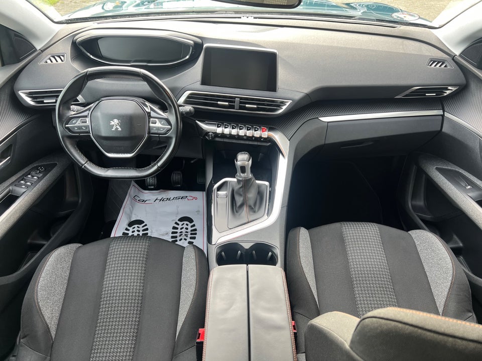 Peugeot 5008 1,2 PureTech 130 Allure 7prs 5d