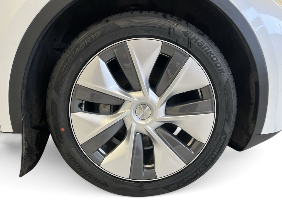 Tesla Model Y RWD 5d