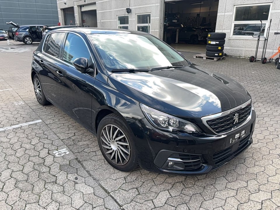 Peugeot 308 1,2 PureTech 130 Selection Sky EAT8 5d