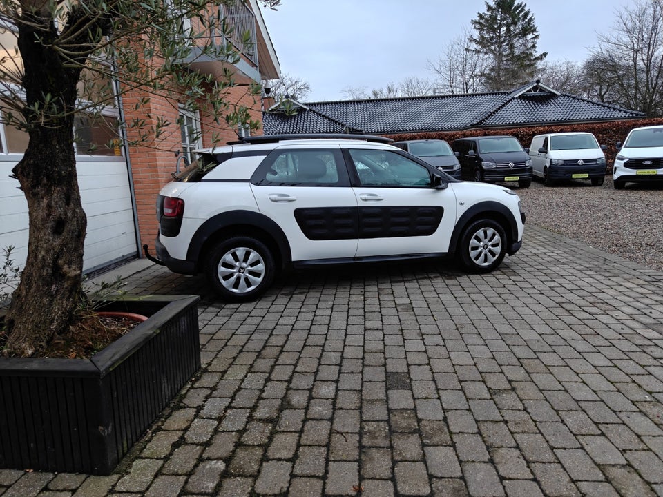 Citroën C4 Cactus 1,6 BlueHDi 100 Feel Van 5d