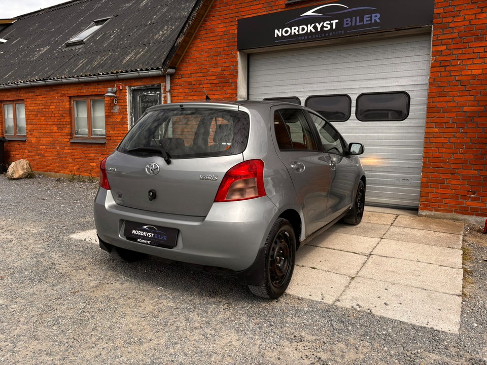 Toyota Yaris 1,3 Luna M/M 5d