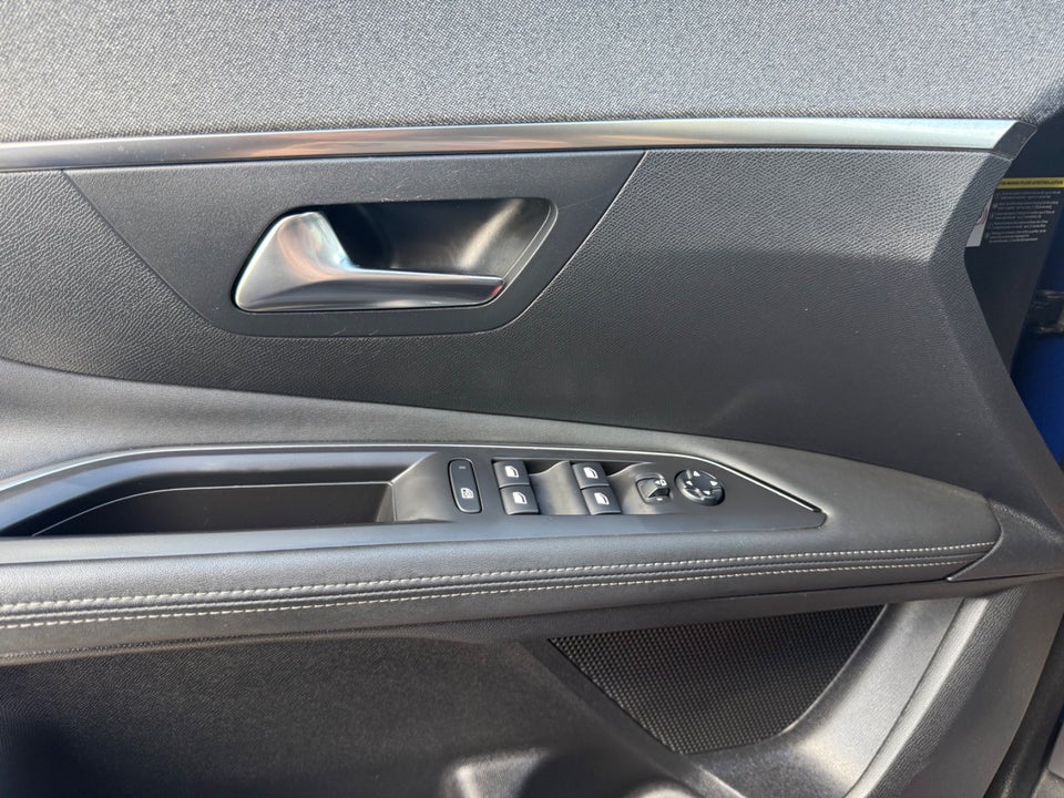 Peugeot 3008 1,6 Hybrid Allure Limited EAT8 5d