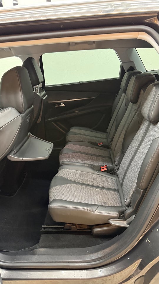 Peugeot 5008 1,5 BlueHDi 130 Allure 7prs 5d