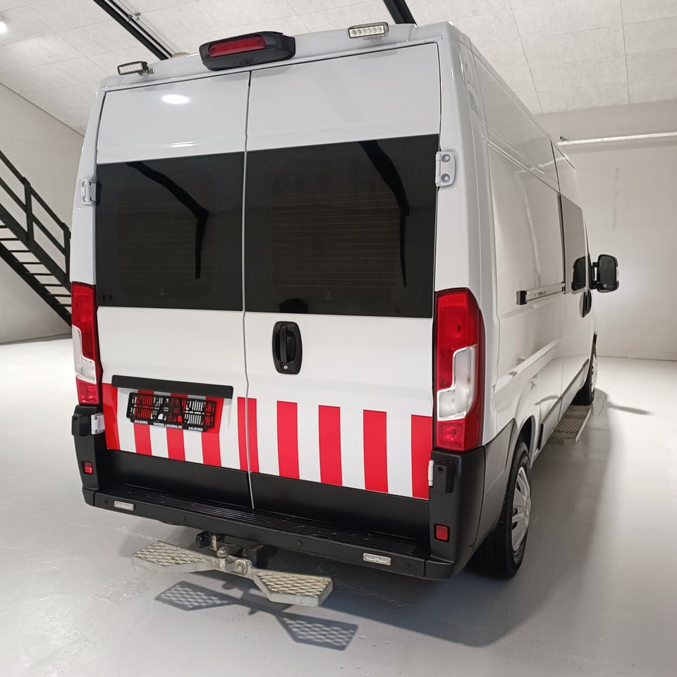 Peugeot Boxer 335 2,2 BlueHDi 140 L3H2 Premium