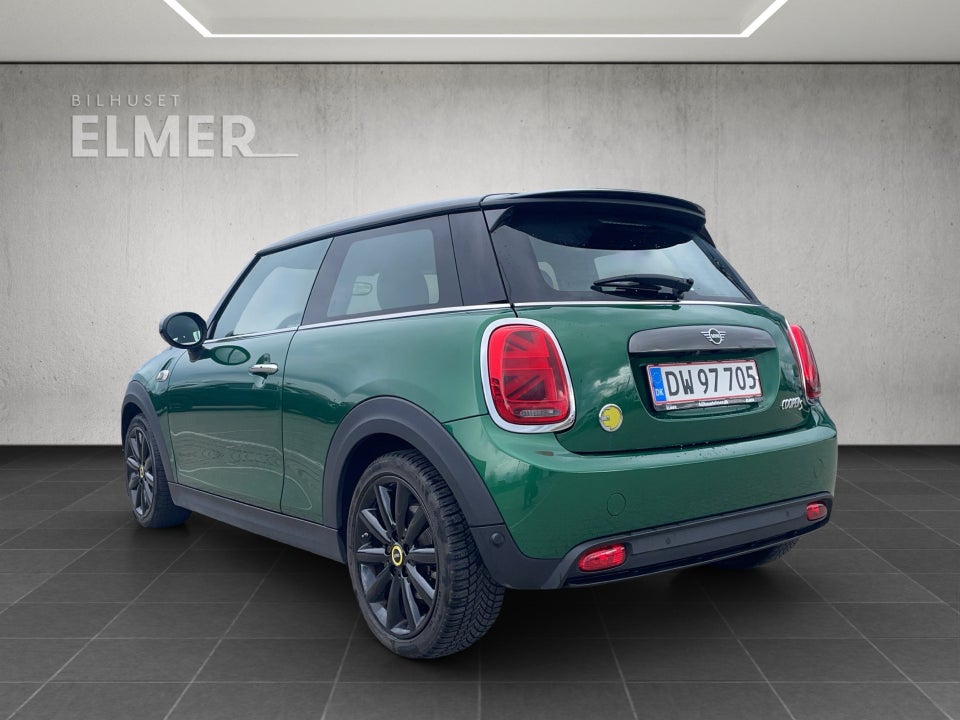 MINI Cooper SE Essential 3d