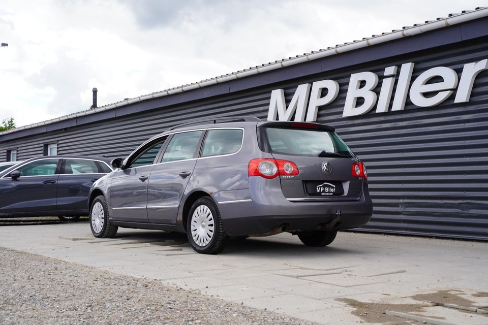 VW Passat 1,6 FSi Comfortline Variant 5d