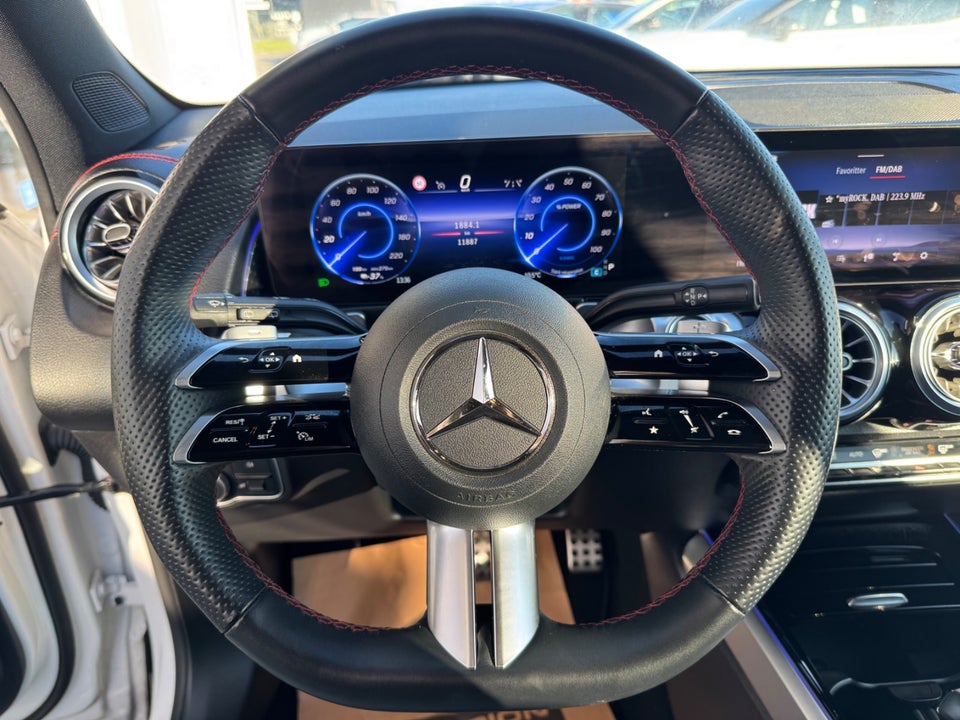 Mercedes EQB250+ AMG Line 5d