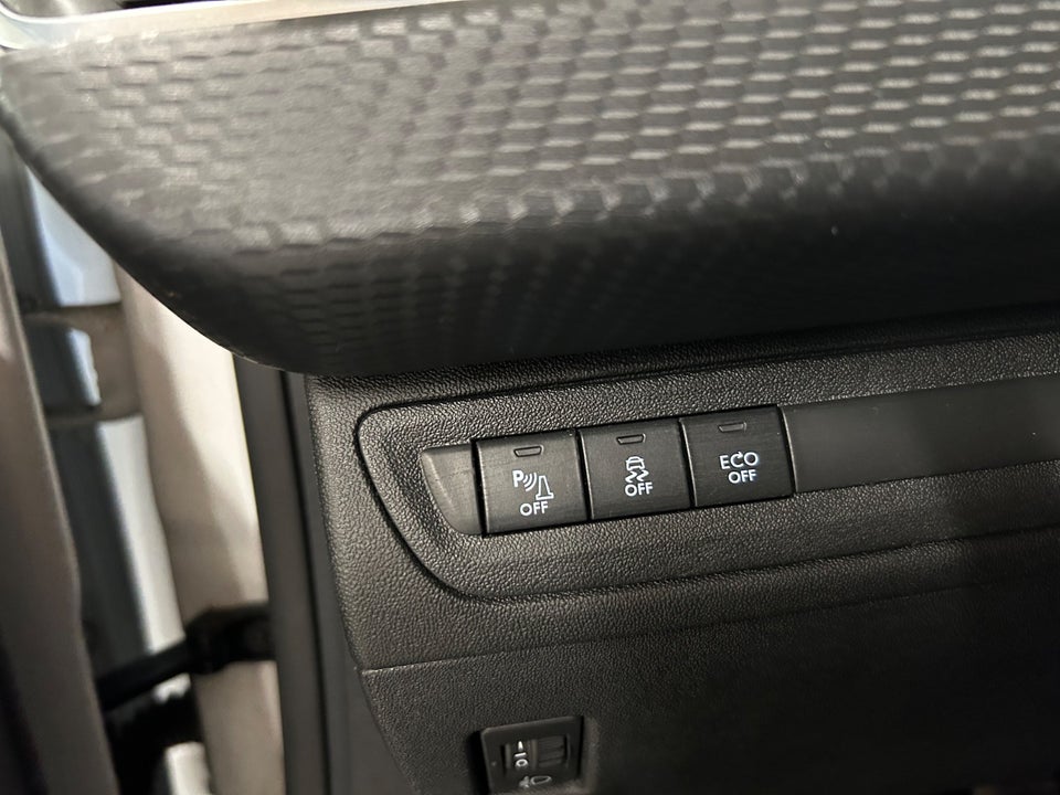 Peugeot 2008 1,6 BlueHDi 100 Allure 5d